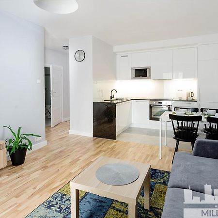 Millennium Manufaktura Blue Apartment Варшава Екстериор снимка